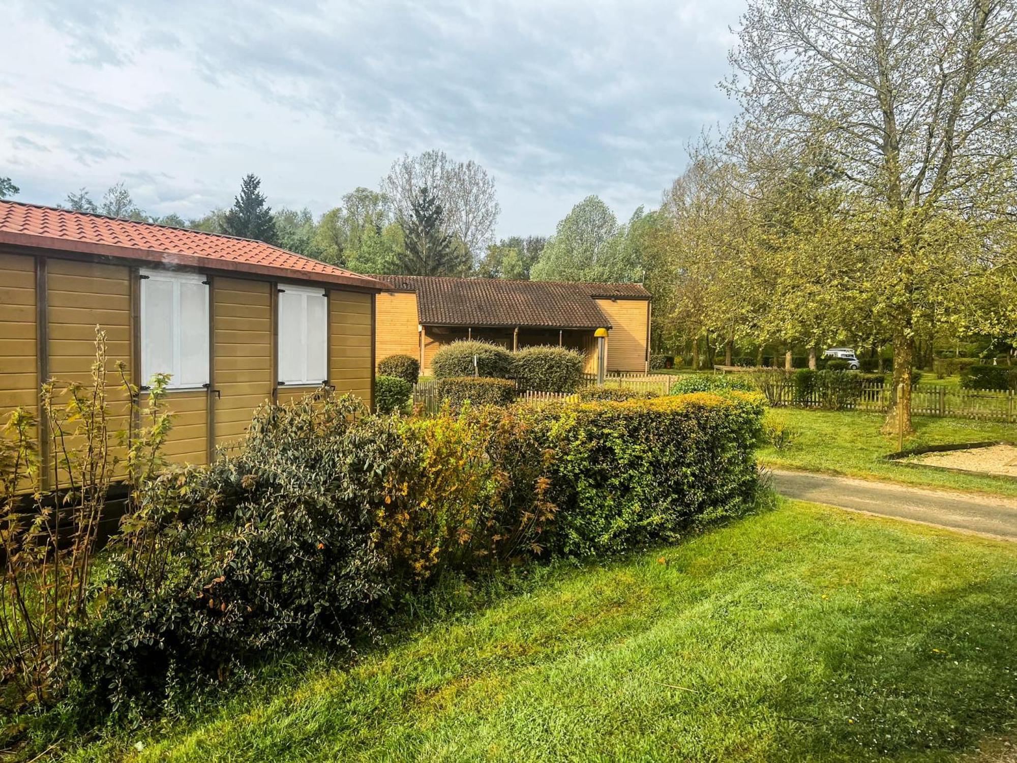 Onlycamp Camping Le Champ D'Ete Reyssouze Zewnętrze zdjęcie